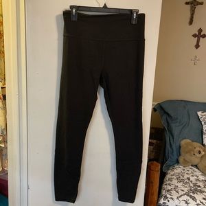 Athleta like new ankle length leggings size medium